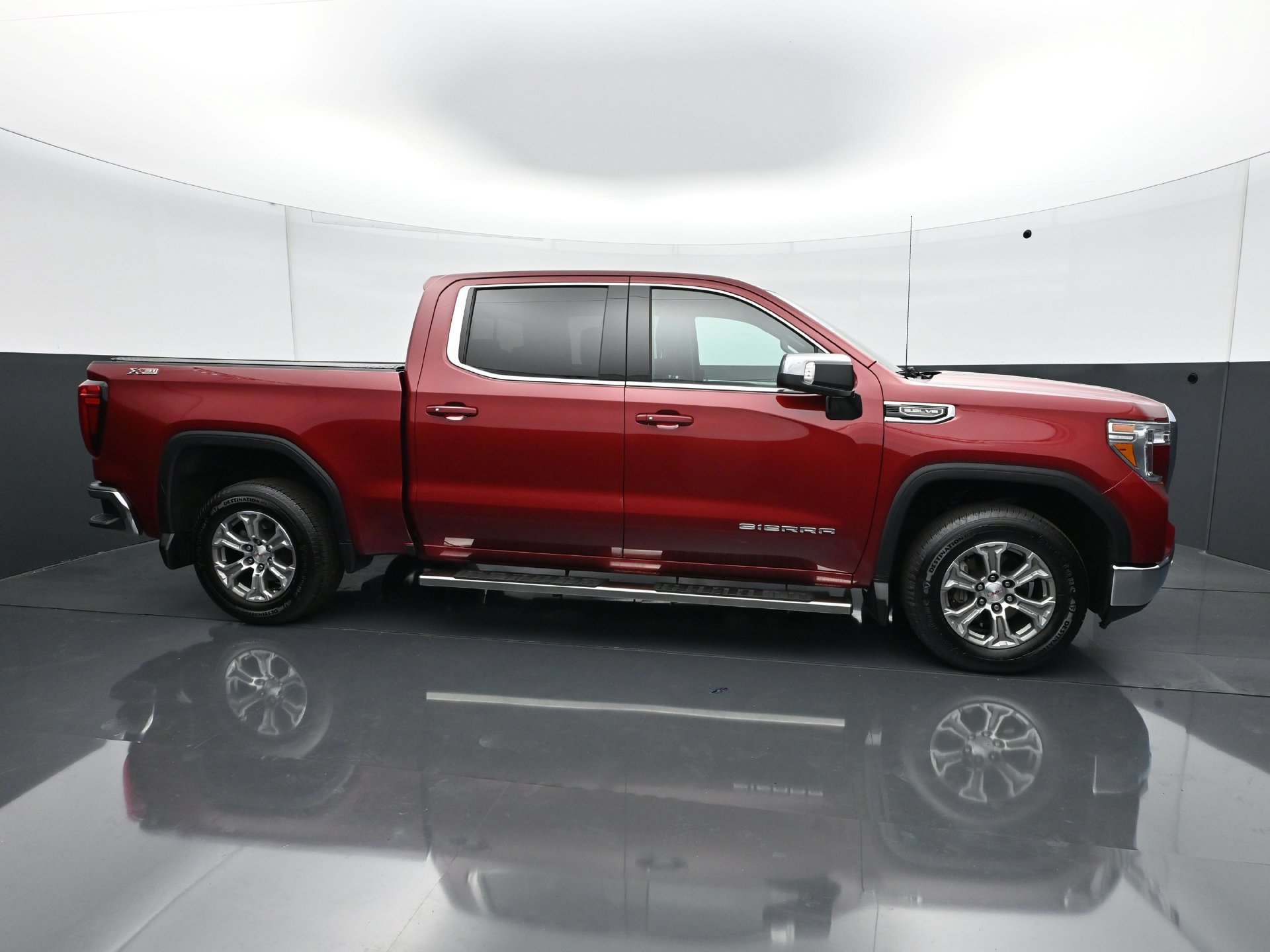 Used 2020 GMC Sierra 1500 SLE w/ SLE Value Package AWD/4WD image 8