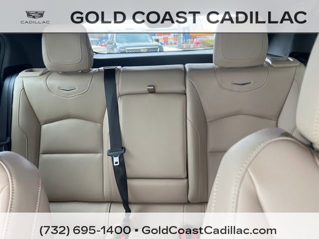 Used 2024 Cadillac XT4 Luxury w/ Cold Weather Package FWD image 18
