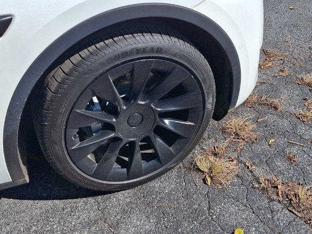 Used 2021 Tesla Model Y Long Range AWD/4WD image 10