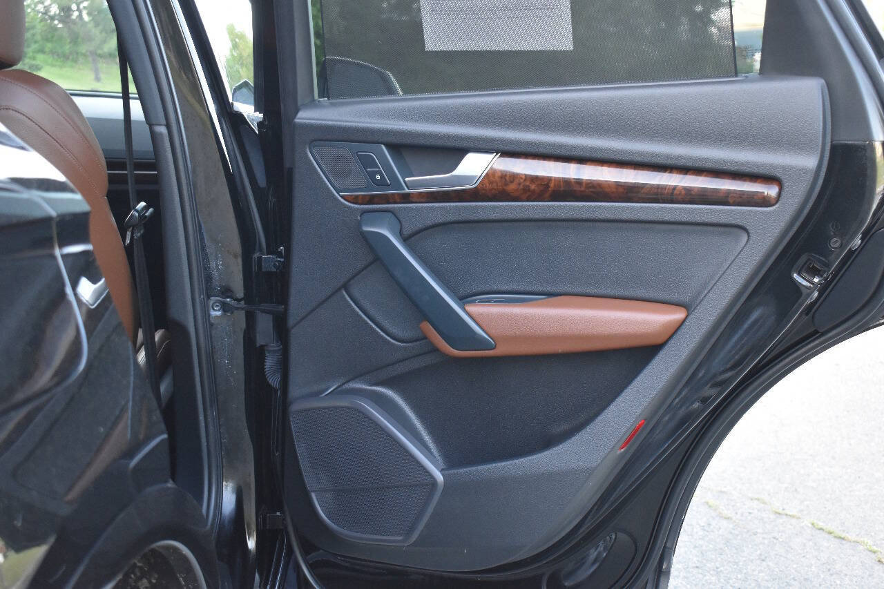 Used 2018 Audi Q5 2.0T Premium Plus w/ Premium Plus Package AWD/4WD image 12