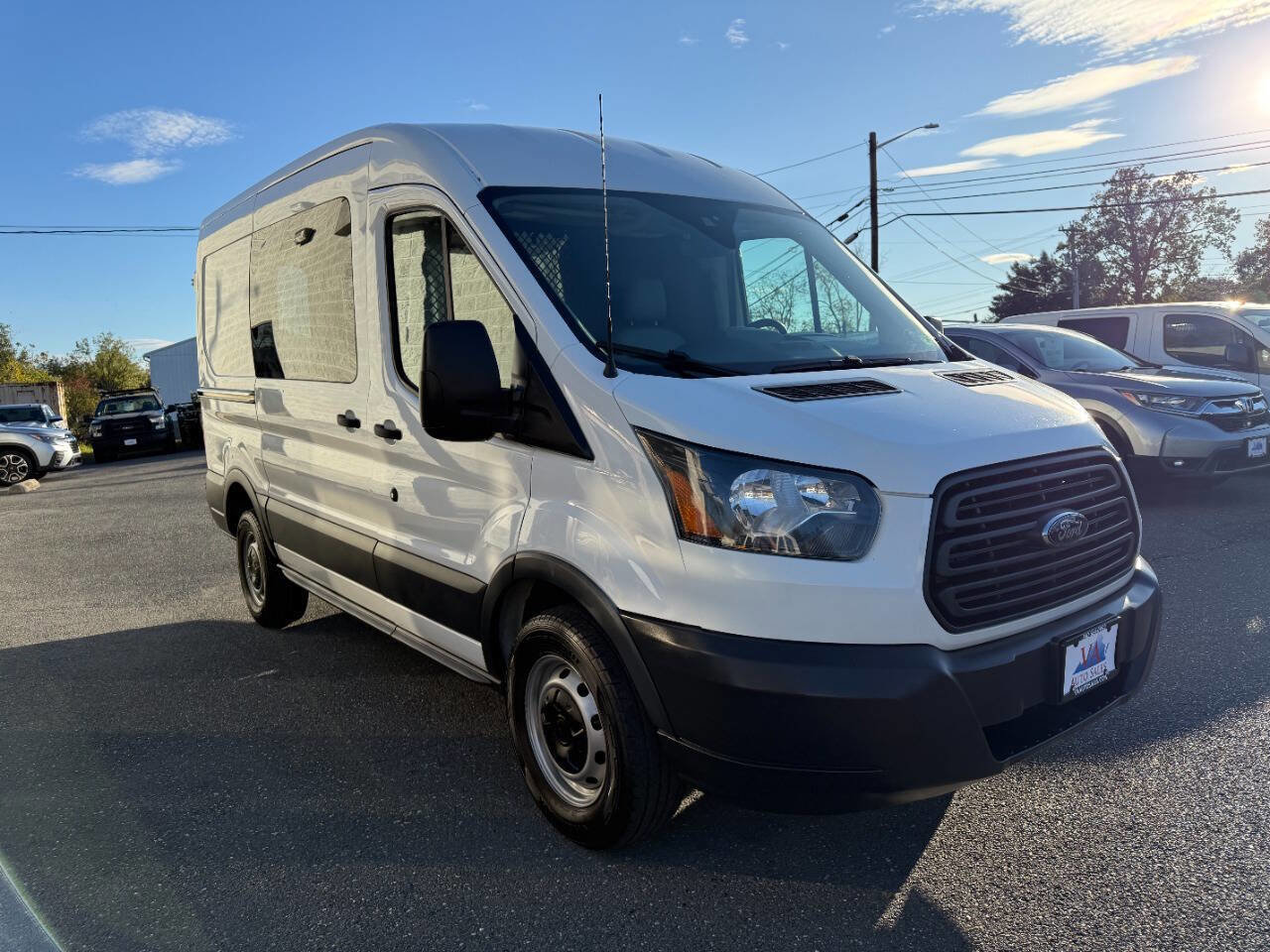 Used 2018 Ford Transit 250 130 Medium Roof image 4