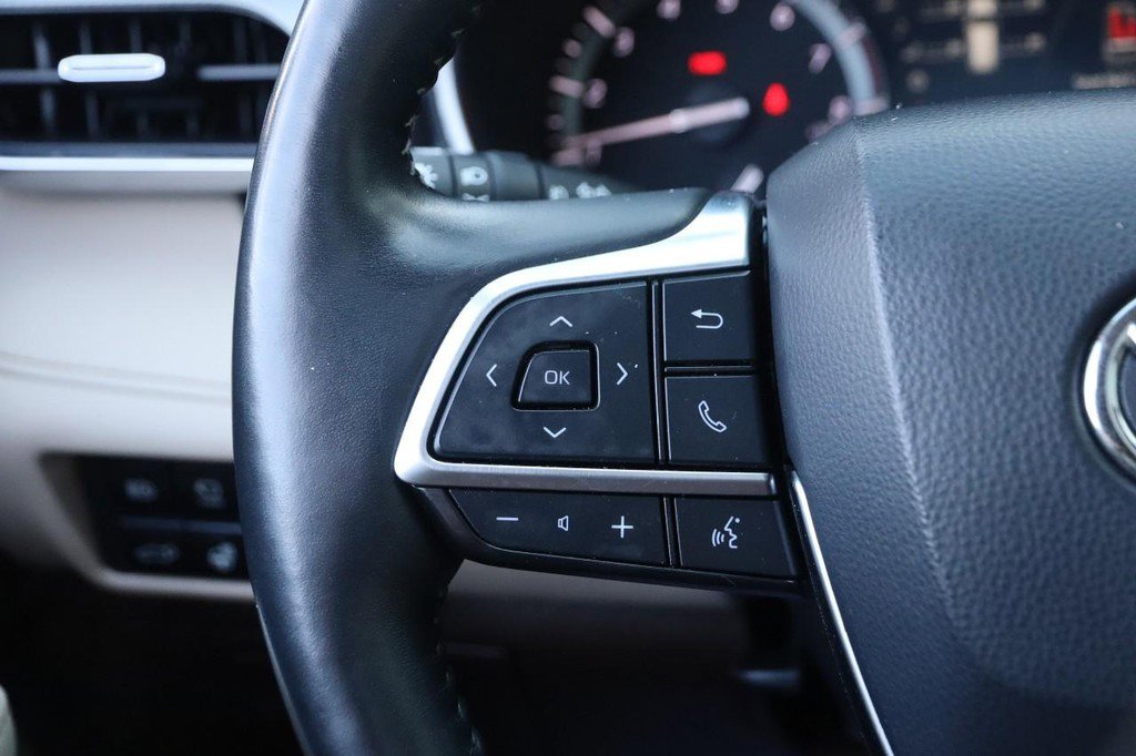 Used 2021 Toyota Highlander Platinum image 14