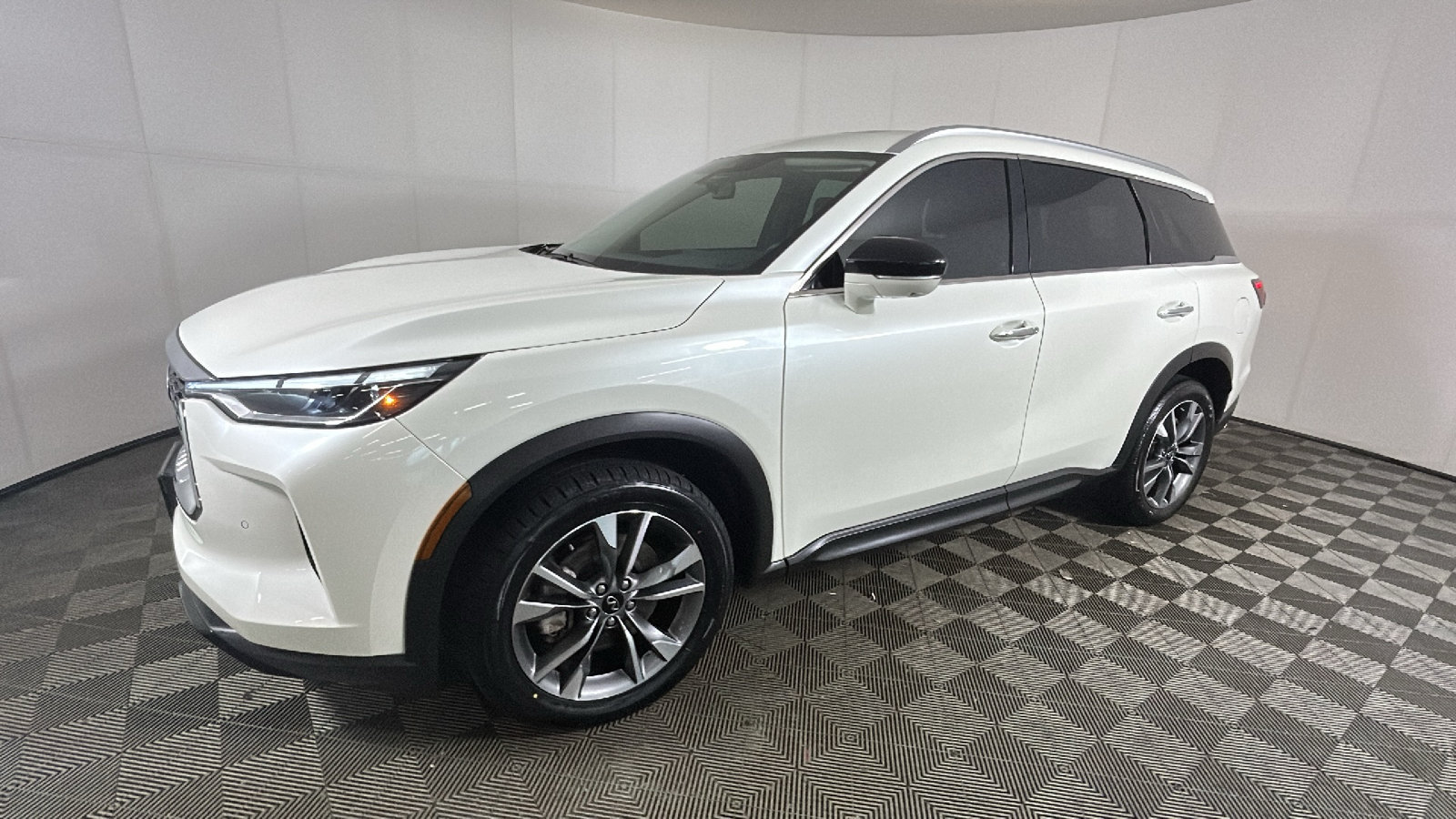 Used 2024 INFINITI QX60 Luxe AWD/4WD image 6