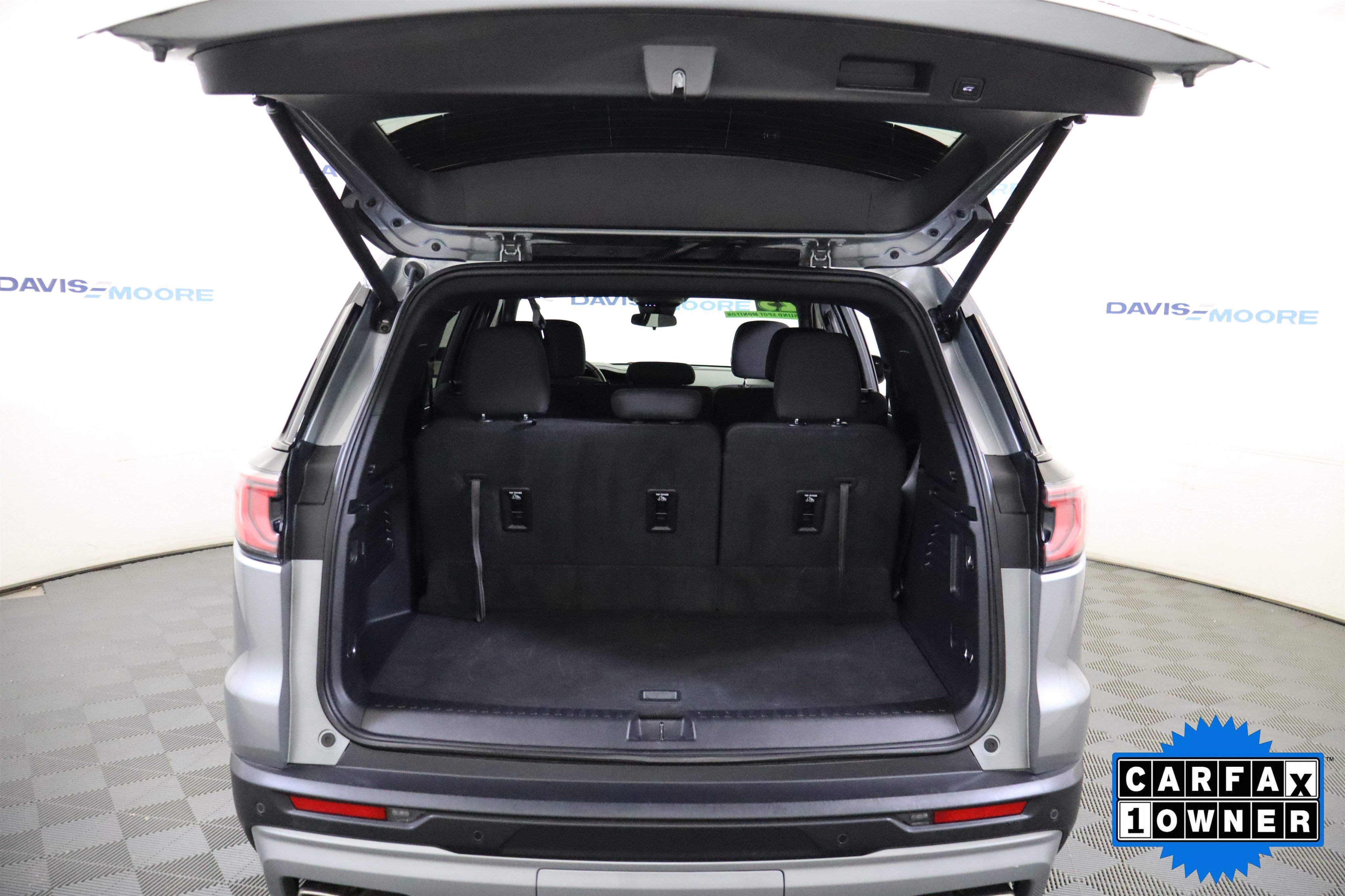 Used 2025 GMC Acadia Elevation image 7