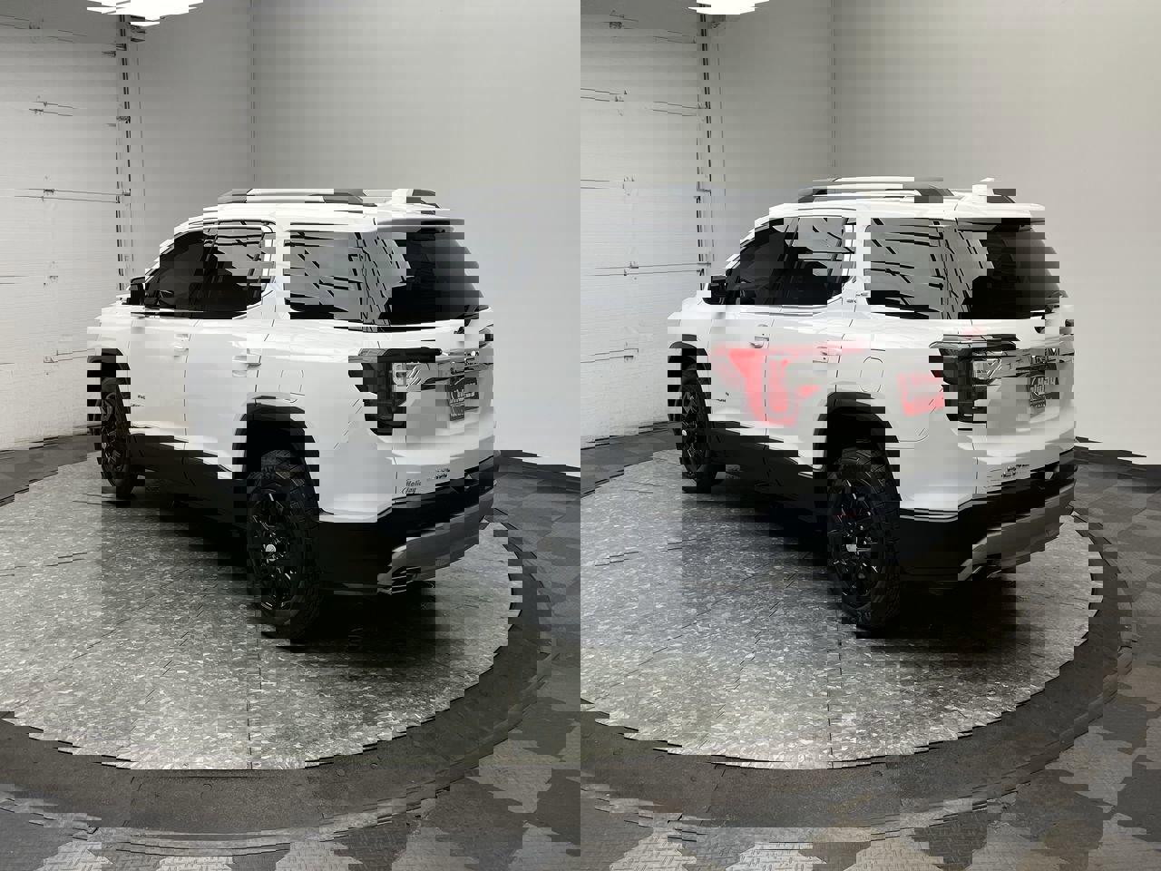 Certified 2021 GMC Acadia SLE w/ Driver Convenience Package image 2