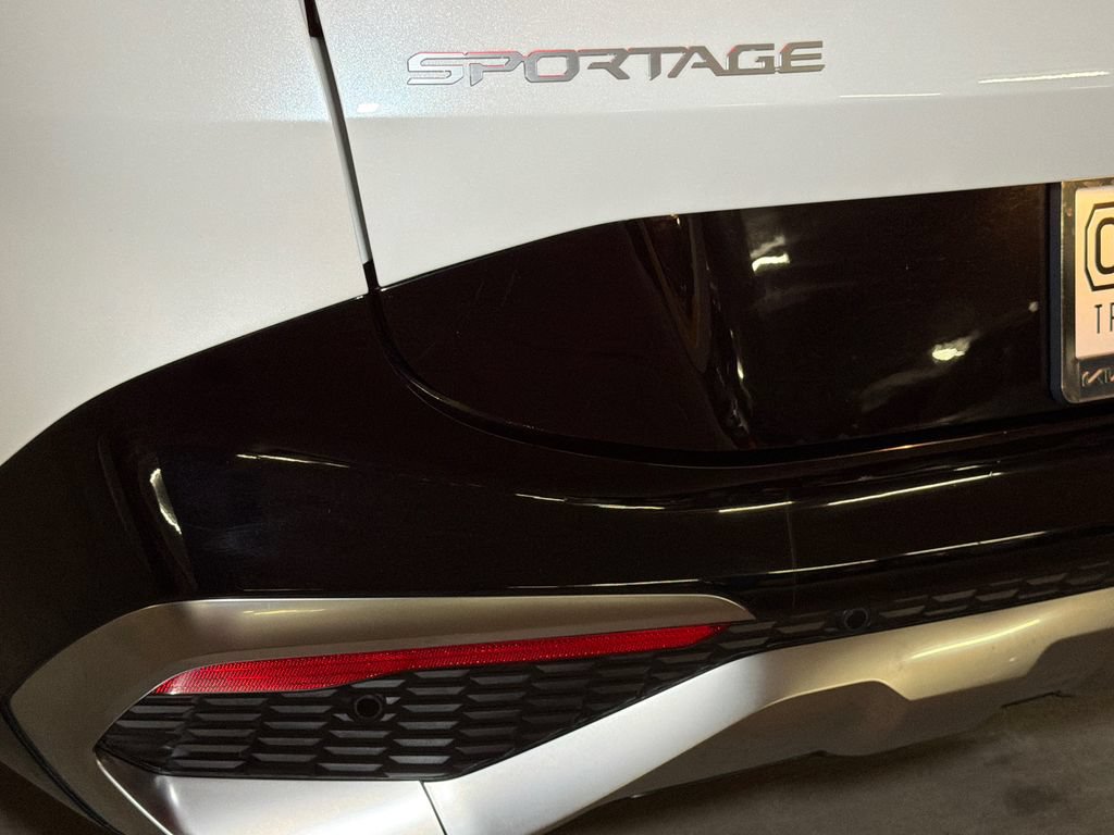 Certified 2025 Kia Sportage SX Prestige AWD/4WD image 6