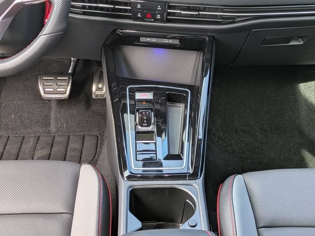 Used 2026 Volkswagen GTI SE FWD image 19