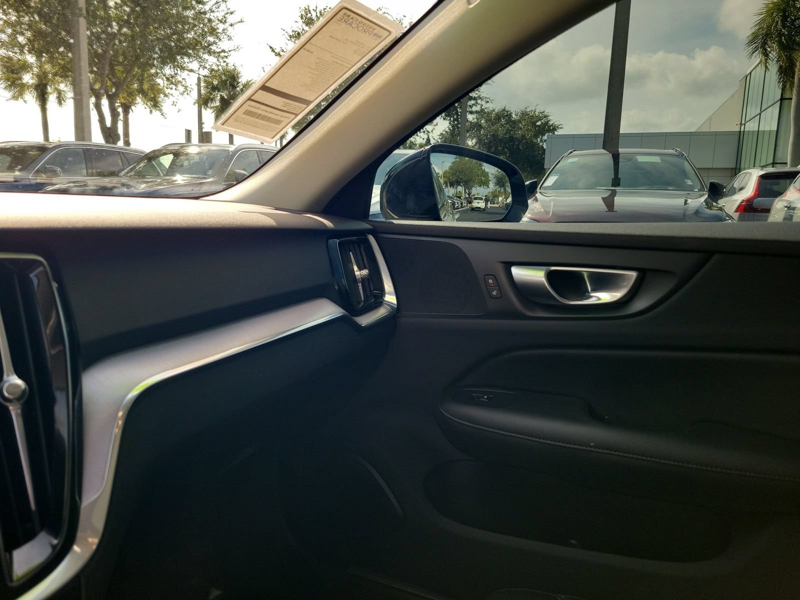 Used 2024 Volvo S60 B5 Core FWD image 29