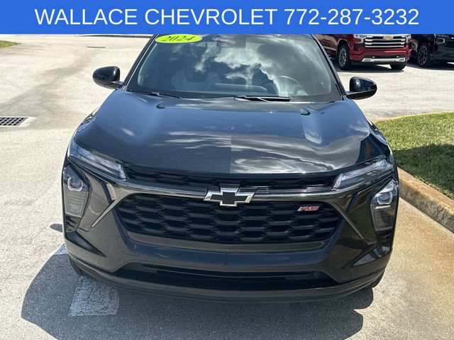 Used 2024 Chevrolet Trax RS w/ Driver Confidence Package FWD image 4