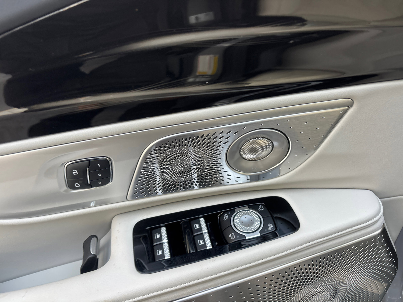 New 2026 Lincoln Nautilus Reserve image 12