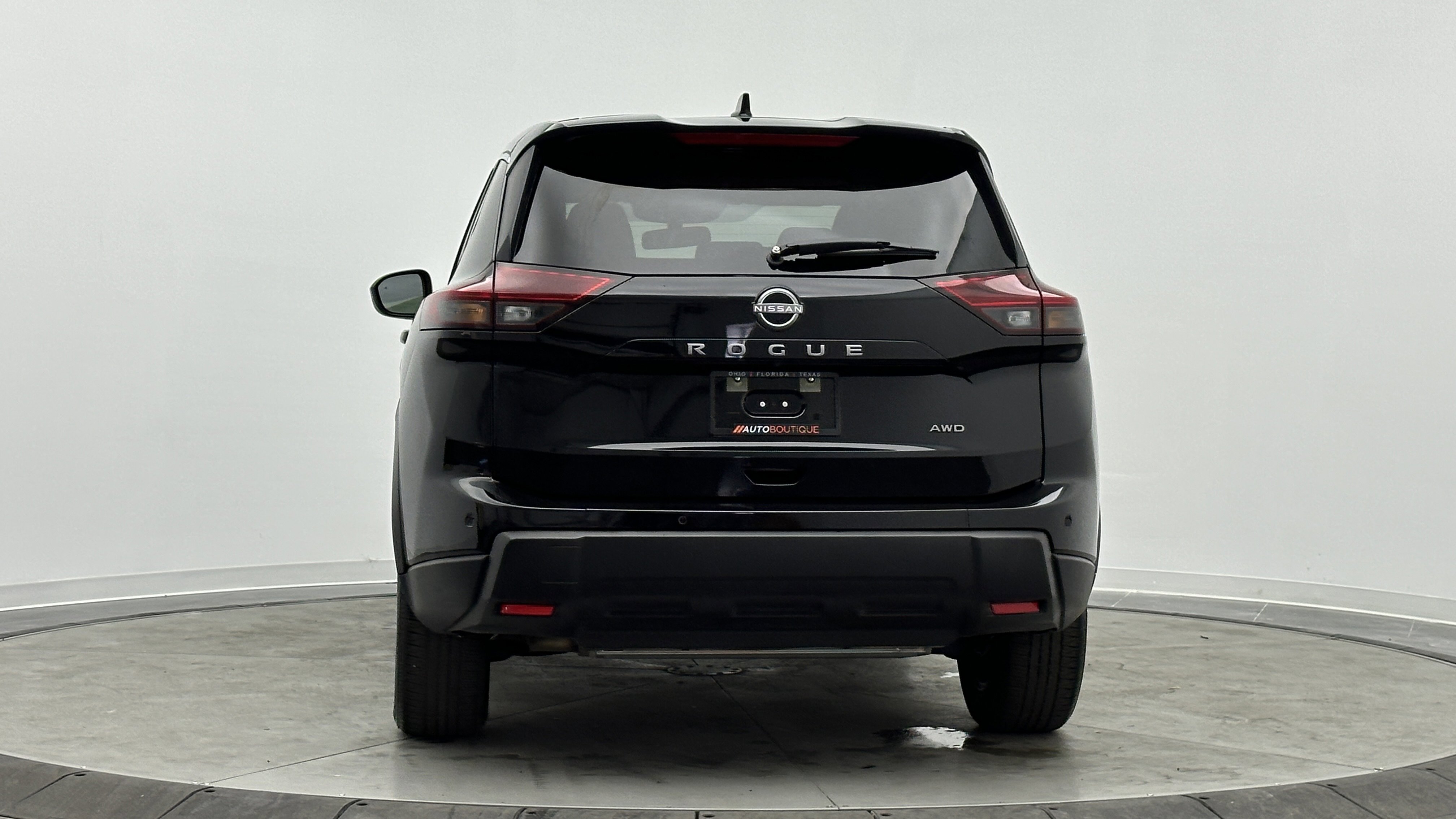 Used 2025 Nissan Rogue SV image 6