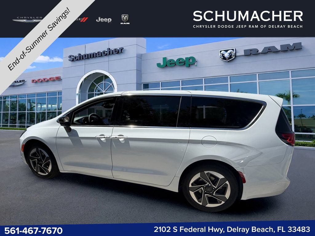 New 2027 Chrysler Pacifica Limited FWD image 5