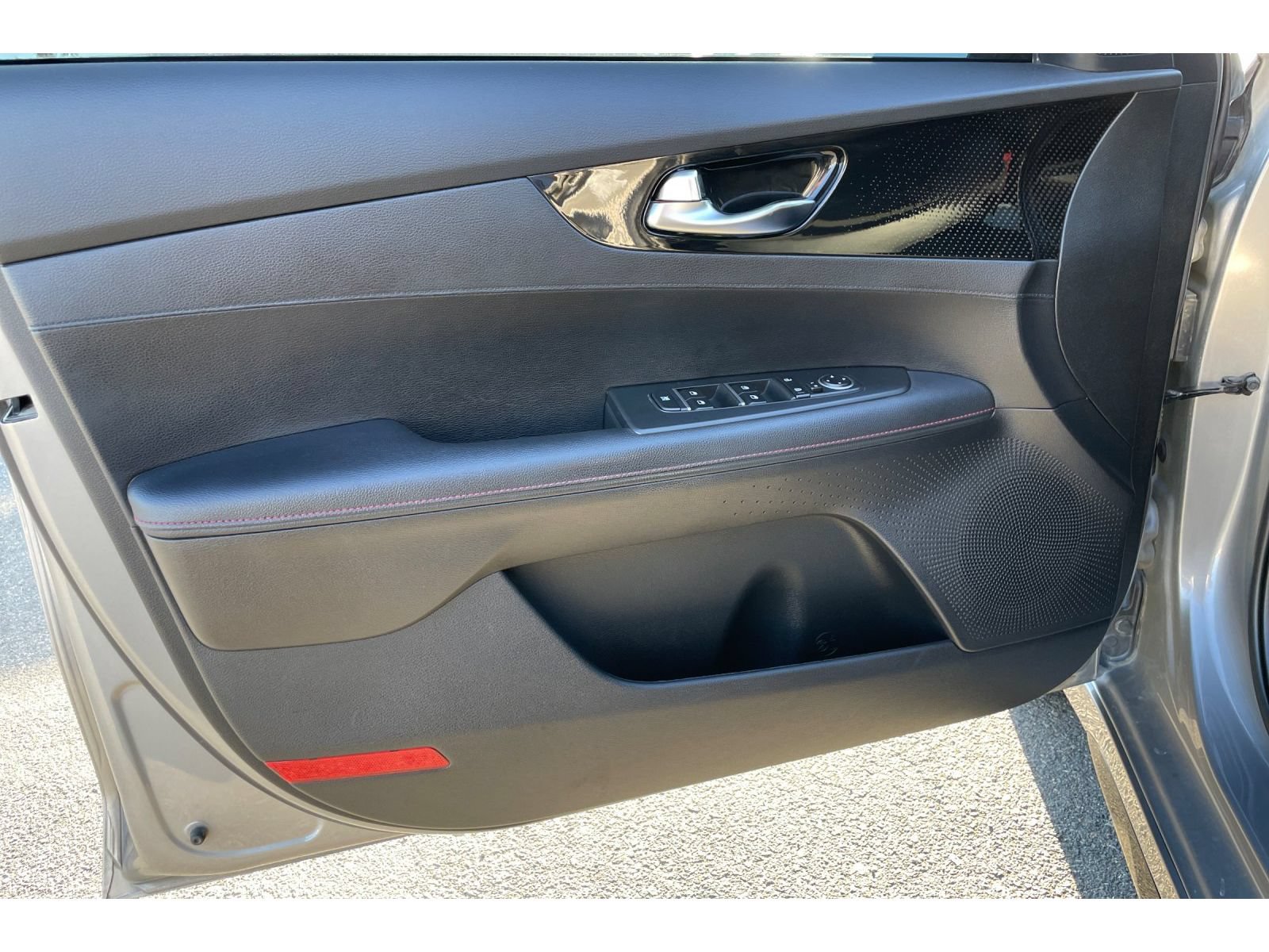 Used 2023 Kia Forte GT FWD image 10
