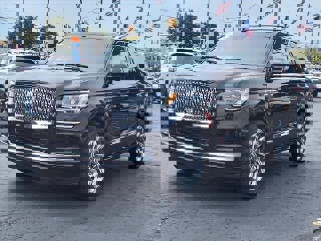 New 2022 Lincoln Navigator 4WD image 26
