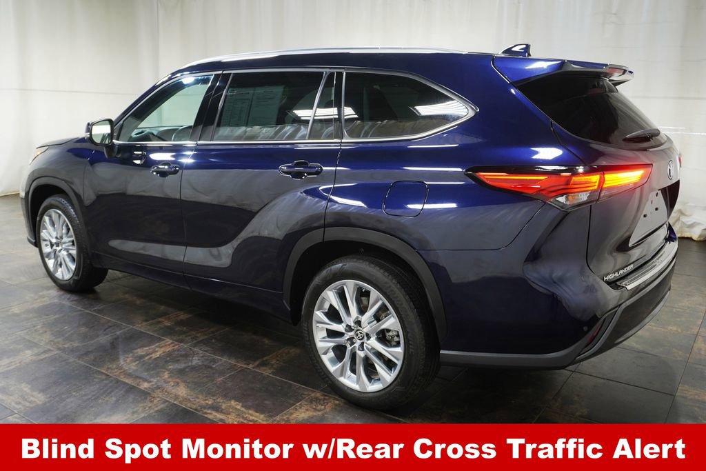 Used 2023 Toyota Highlander Limited FWD image 9