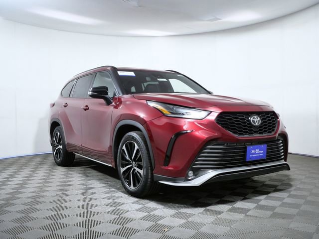 Used 2021 Toyota Highlander XSE video 1