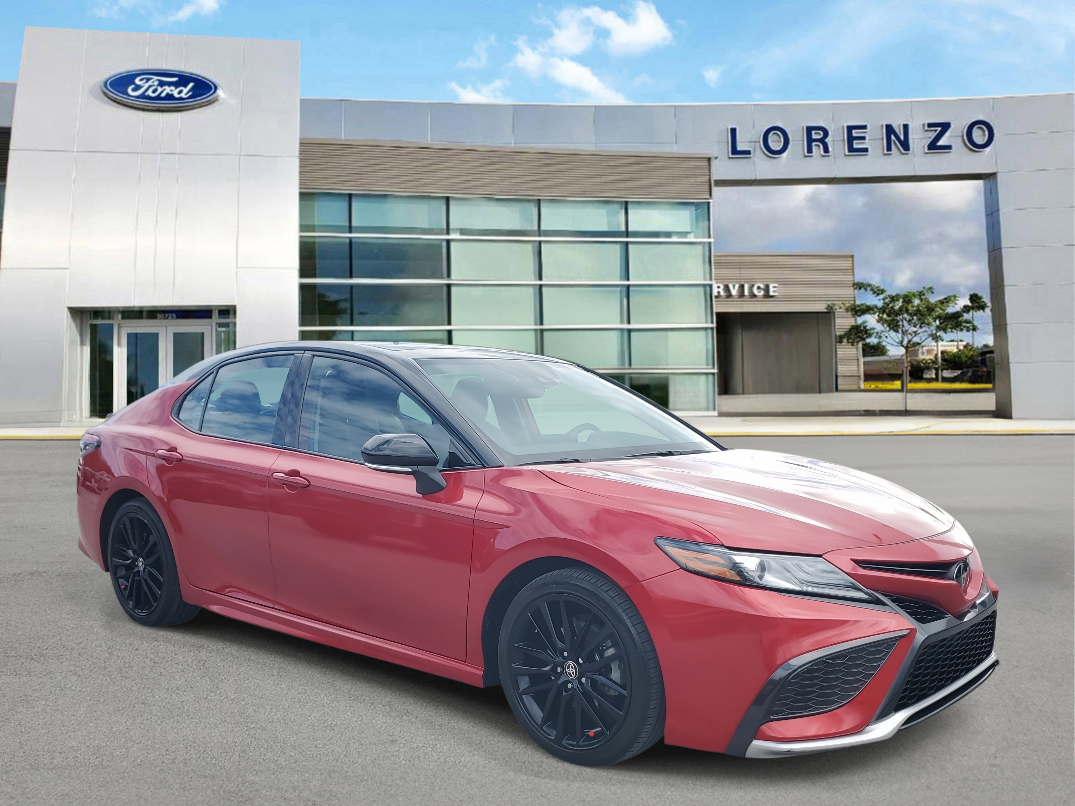 Used 2022 Toyota Camry XSE image 3