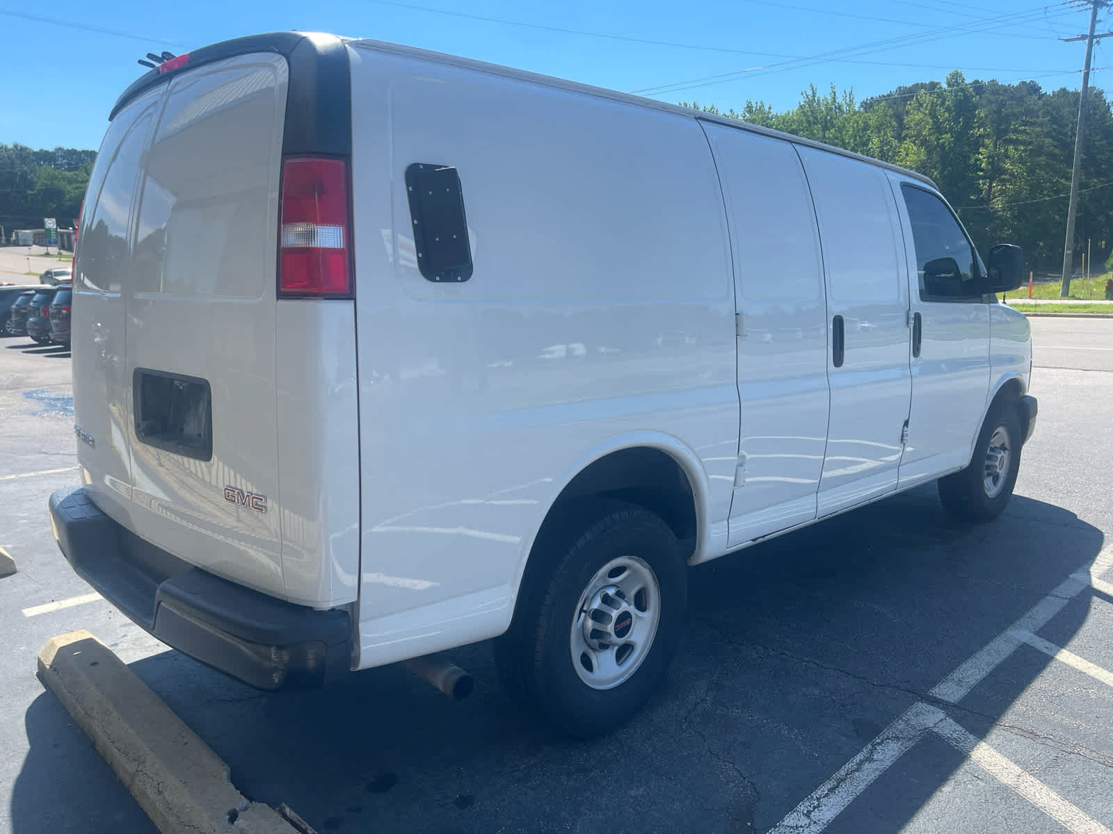 Used 2019 GMC Savana 3500 RWD image 7