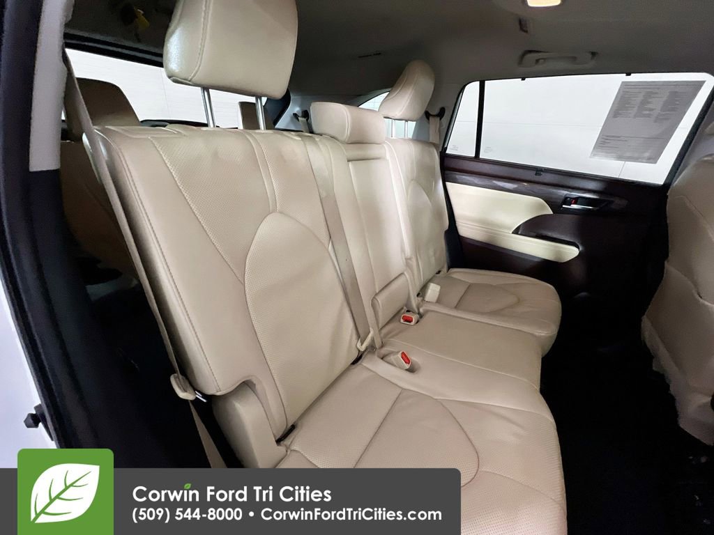 Used 2021 Toyota Highlander Limited image 15