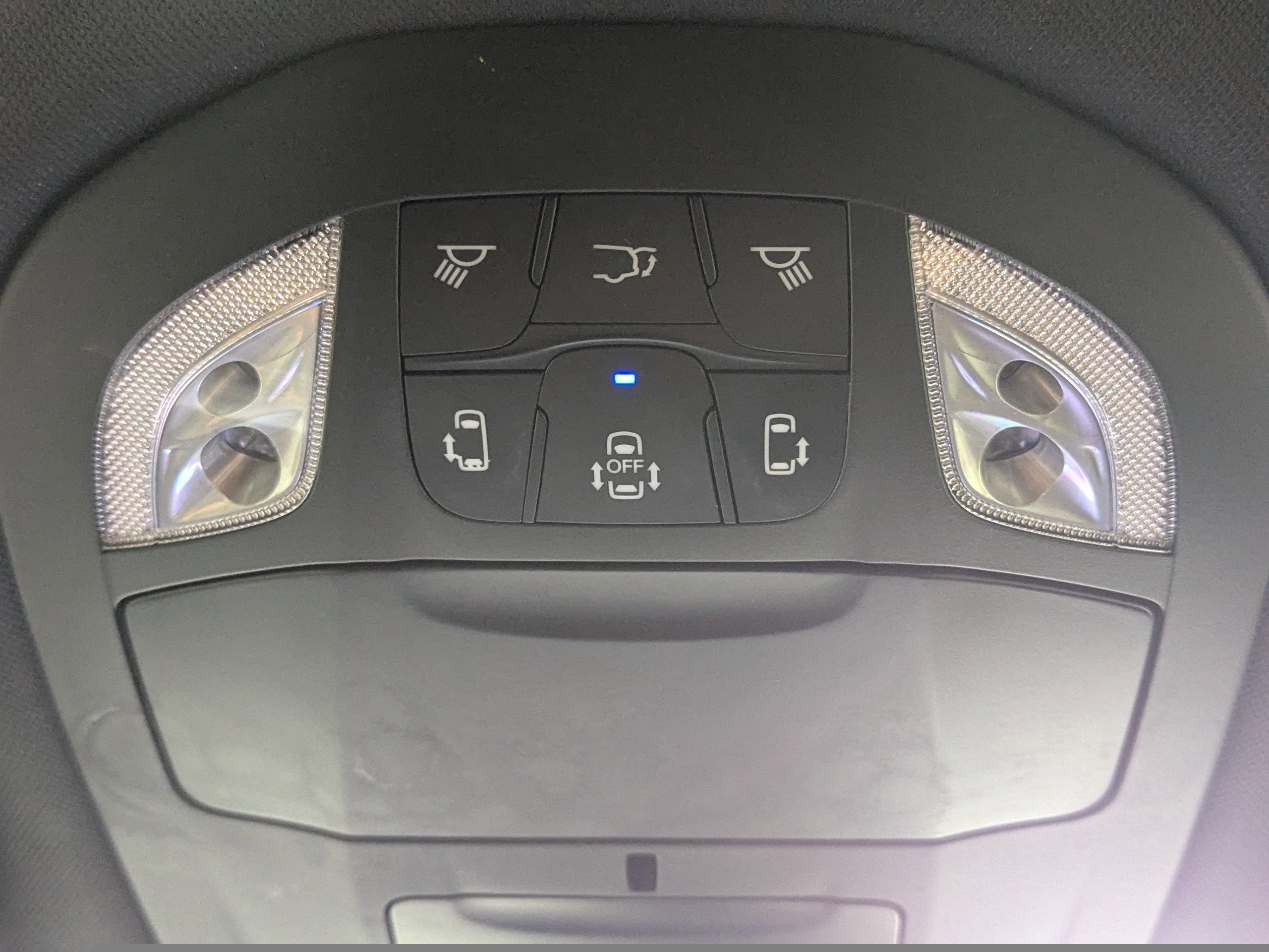 Used 2022 Chrysler Pacifica Touring-L w/ Uconnect Theater Family Group image 24