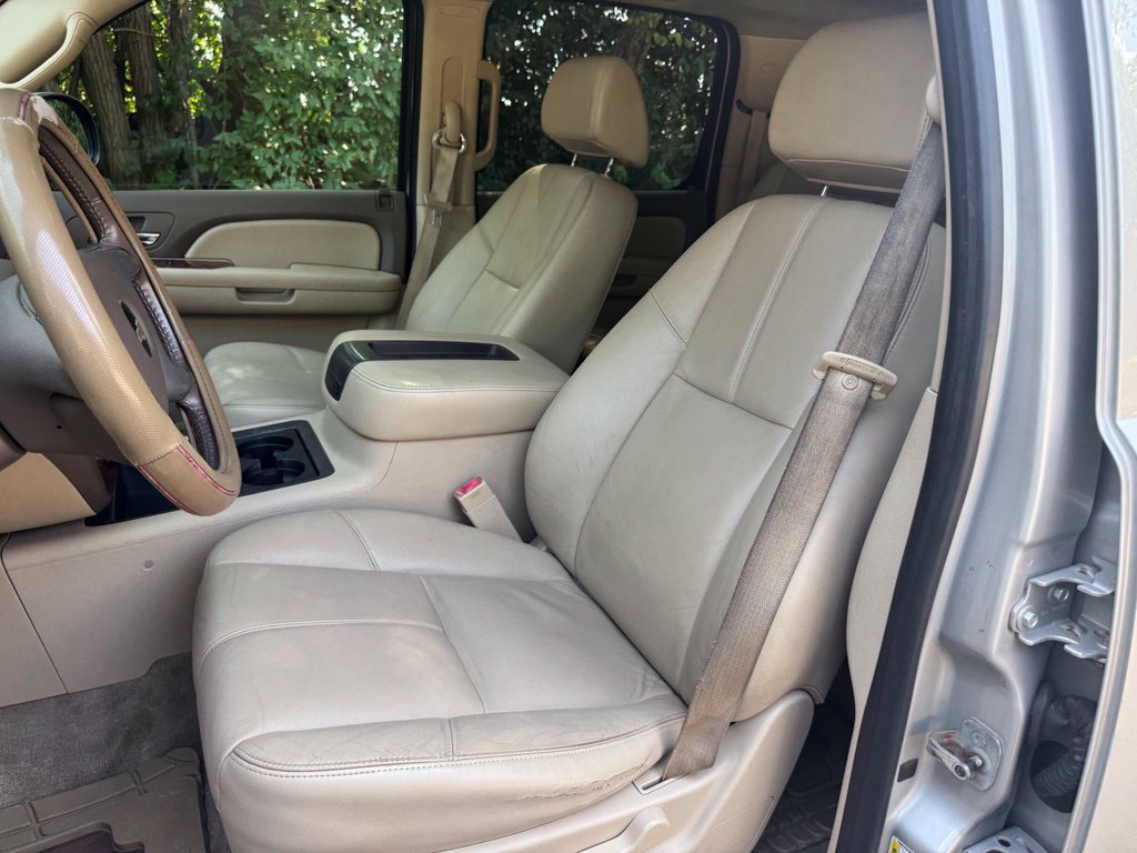 Used 2009 Chevrolet Suburban LT AWD/4WD image 8