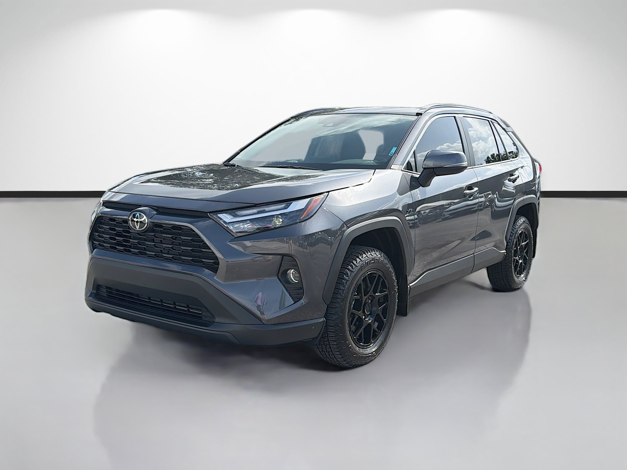 Used 2025 Toyota RAV4 XLE w/ Convenience Package AWD/4WD image 7