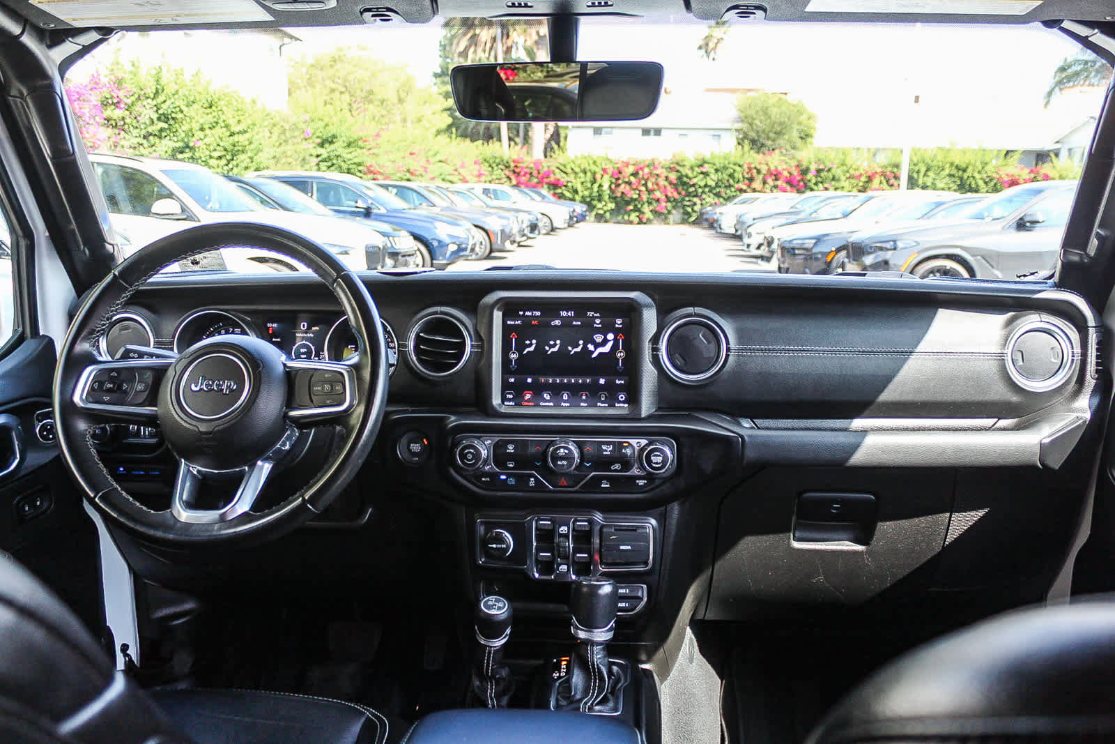 Used 2022 Jeep Wrangler Unlimited Sahara image 12