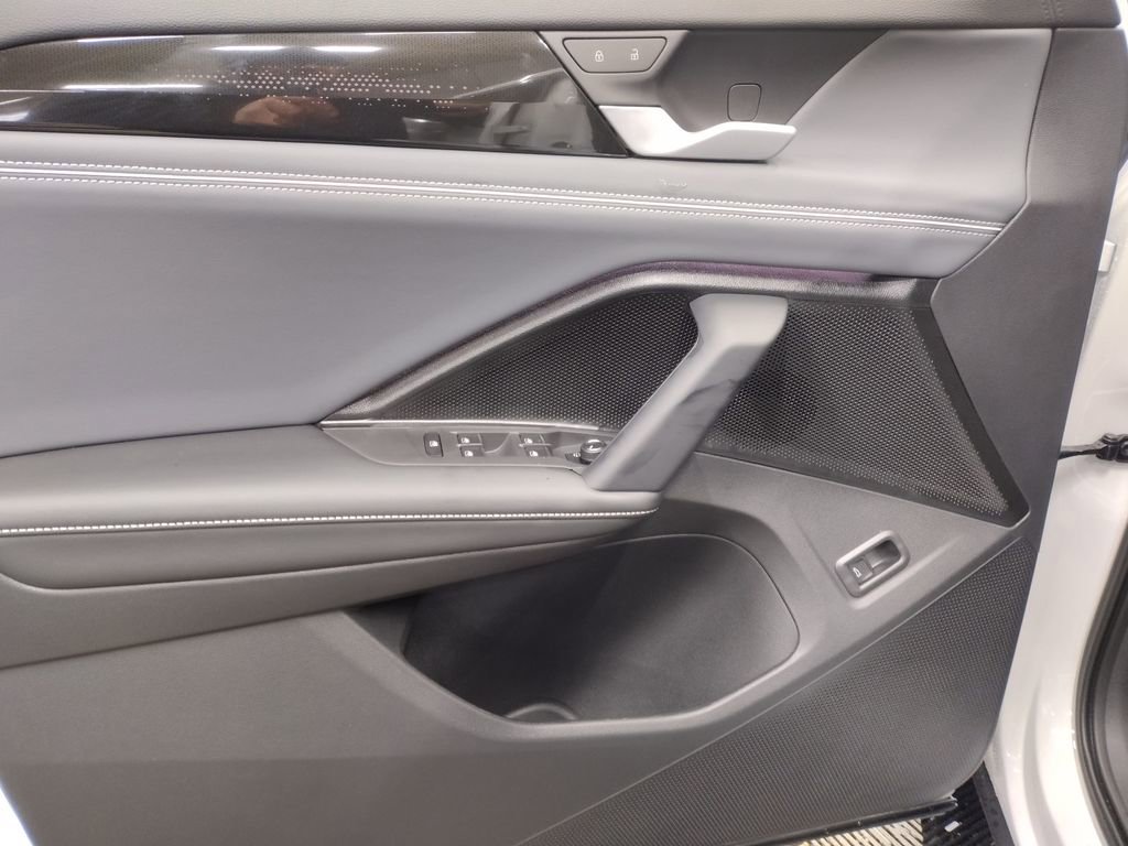 New 2026 Volkswagen Tiguan SEL R-Line image 20