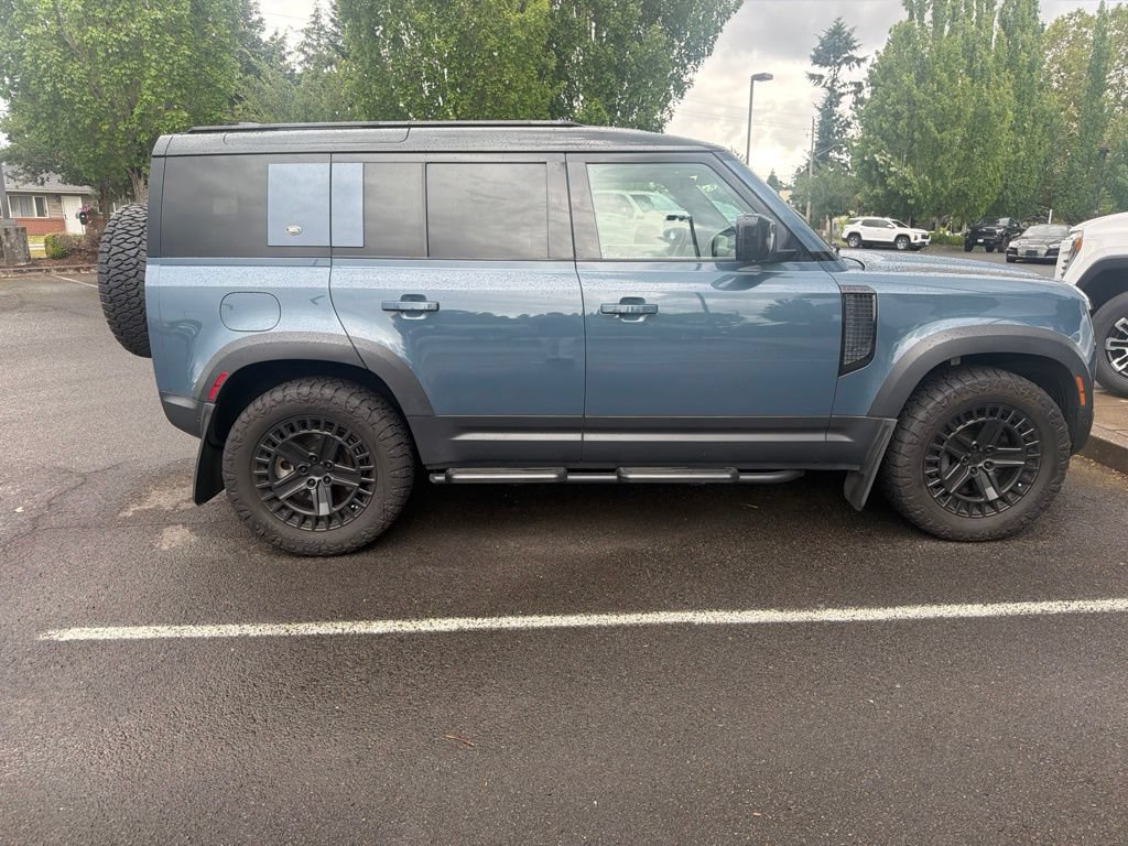 Used 2020 Land Rover Defender 110 HSE AWD/4WD image 2