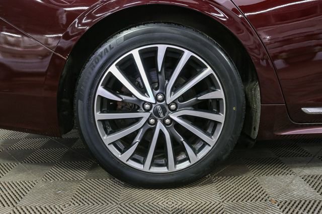 Used 2018 Lincoln Continental Select AWD/4WD image 15