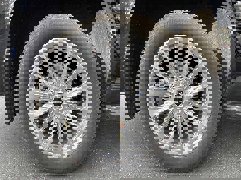 Used 2021 Cadillac Escalade Premium Luxury w/ LPO, Illumination Package image 17