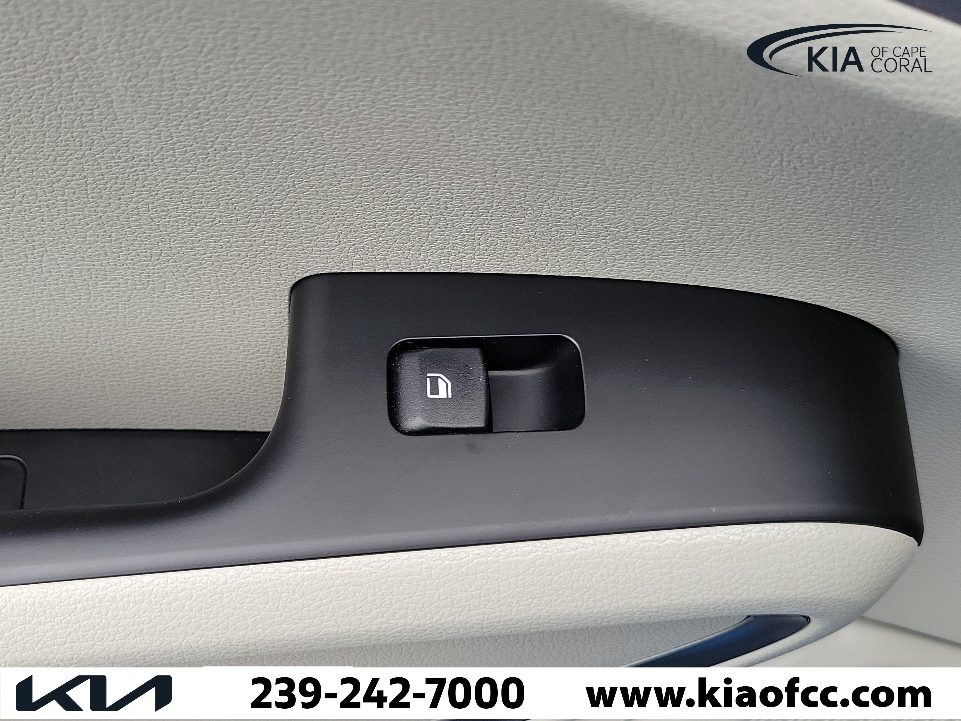 Certified 2025 Kia Soul EX FWD image 15