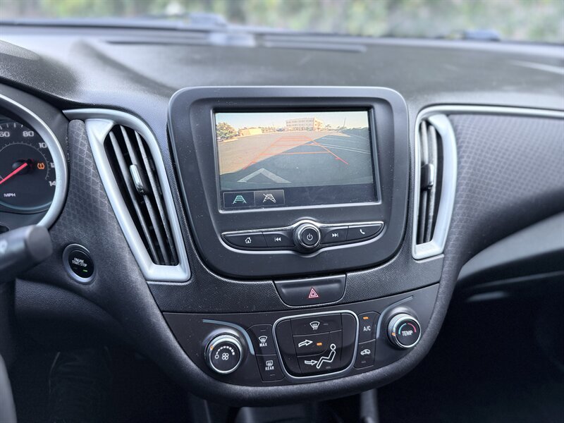 Used 2017 Chevrolet Malibu LS FWD image 17