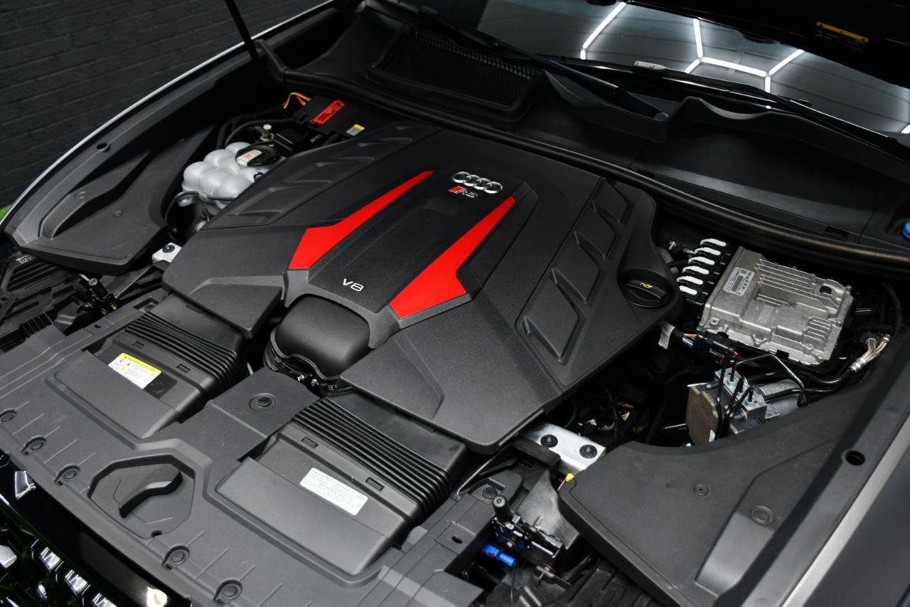 Used 2021 Audi RS Q8 w/ Black Optic Package image 21