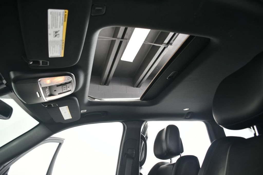 Used 2022 Jeep Grand Cherokee Limited AWD/4WD image 7