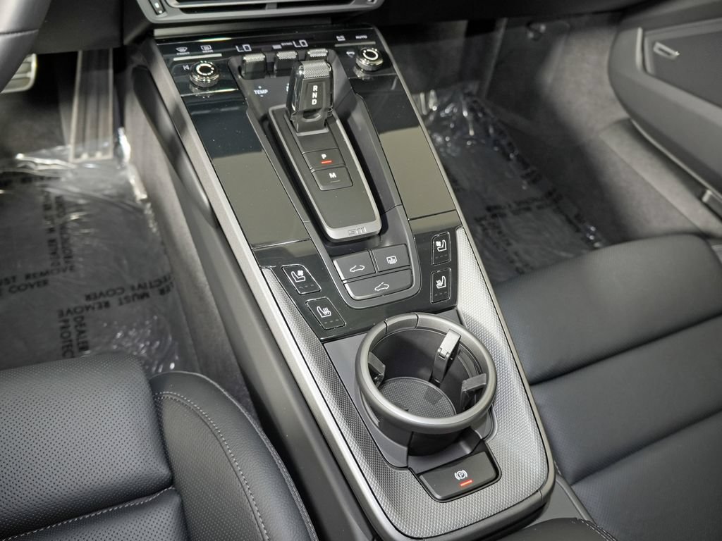 Certified 2024 Porsche 911 Carrera 4 AWD/4WD image 33