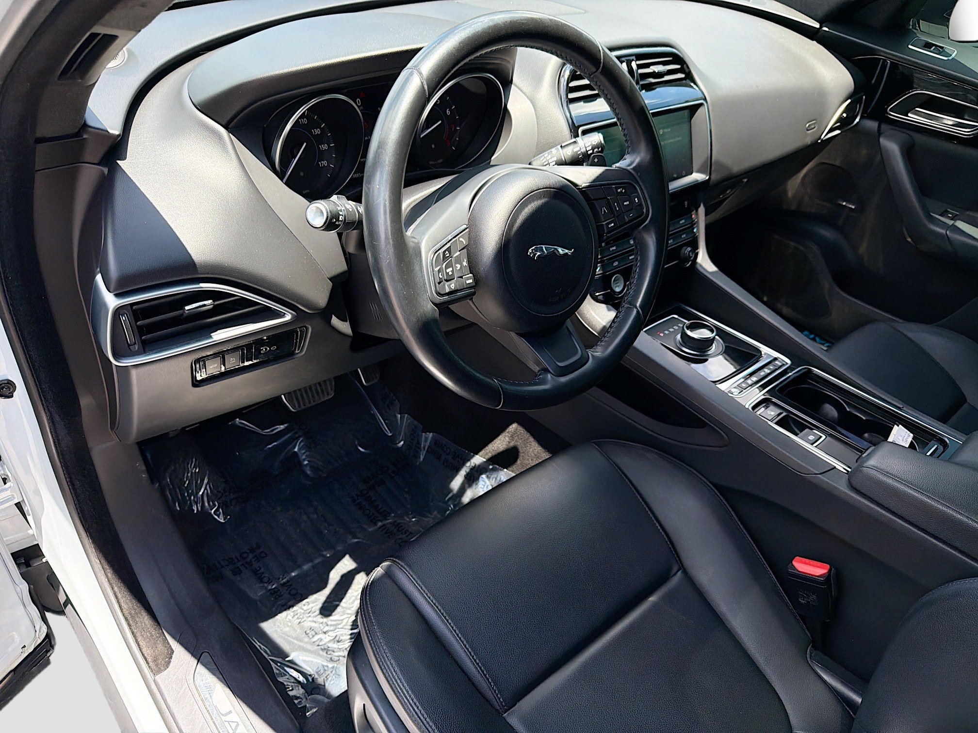 Used 2019 Jaguar F-PACE Premium AWD/4WD image 24