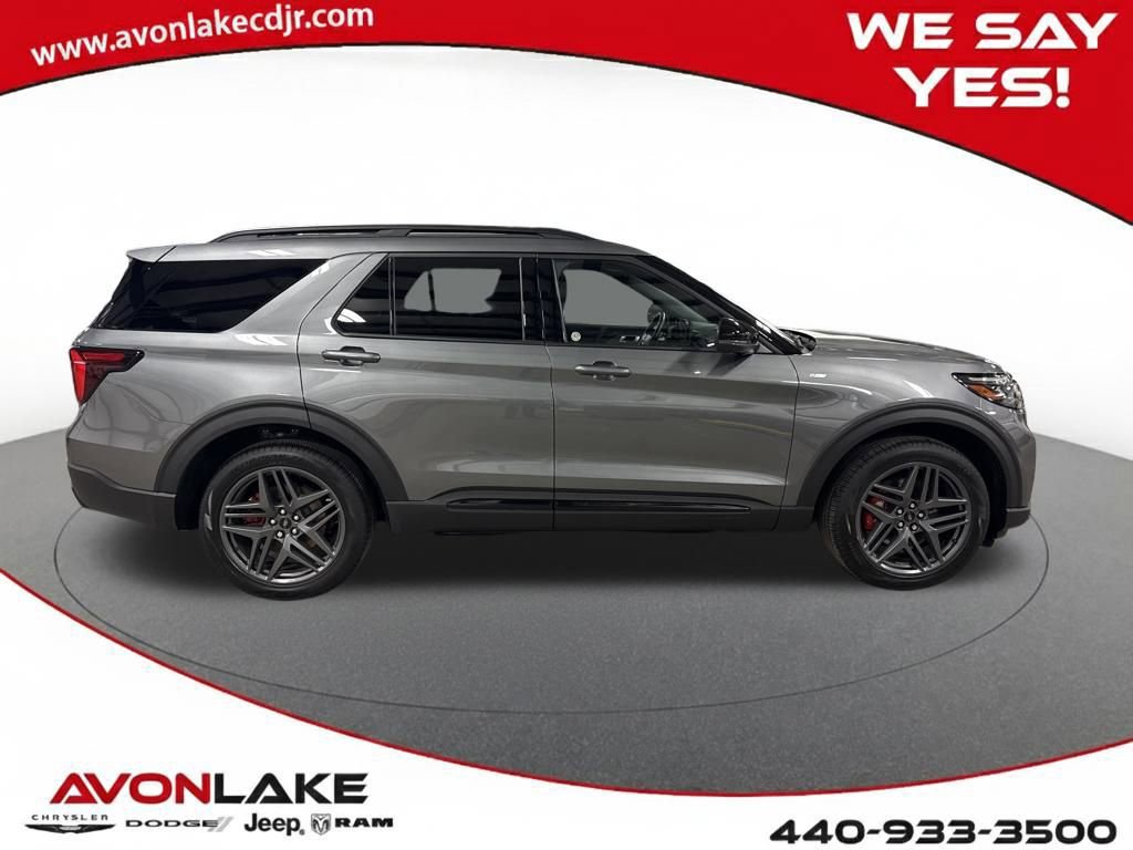 Used 2025 Ford Explorer ST-Line w/ ST-Line Street Pack image 7