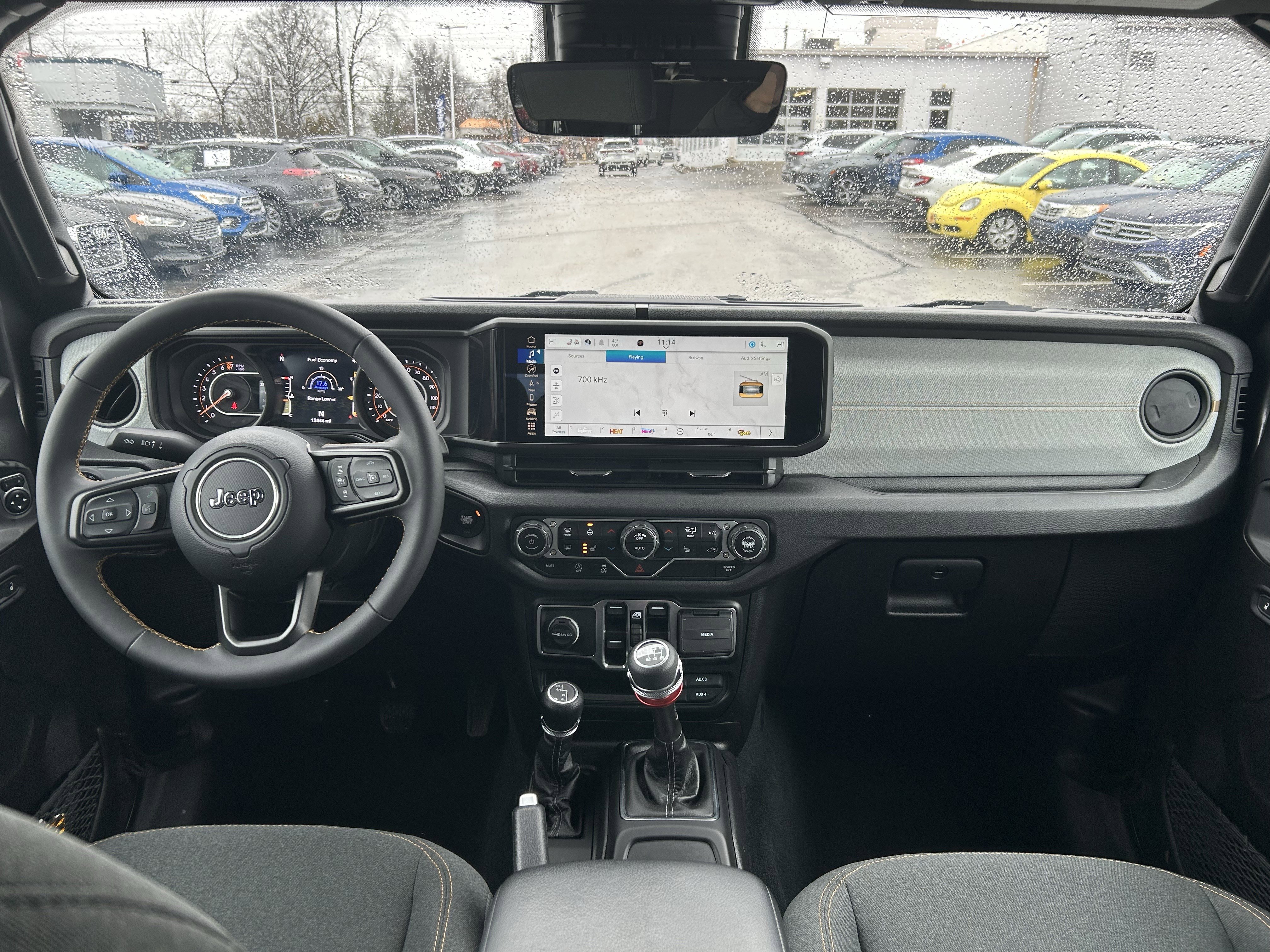 Used 2024 Jeep Gladiator Sport image 9