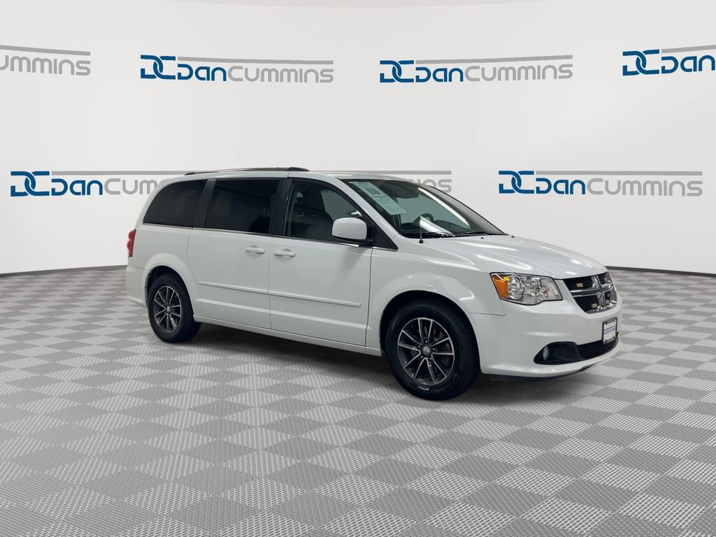 Used 2017 Dodge Grand Caravan SXT FWD image 2