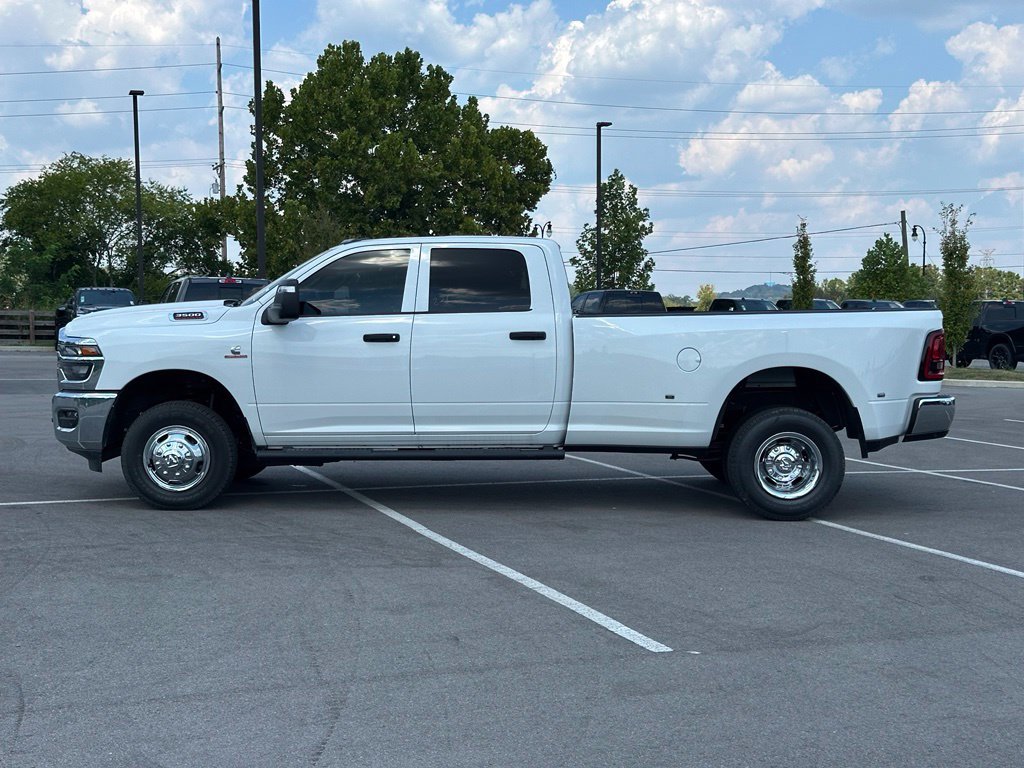 New 2026 RAM 3500 Tradesman AWD/4WD image 4