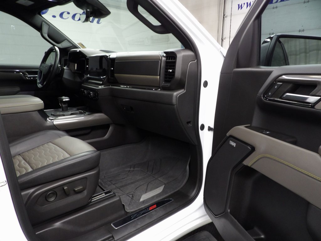 Used 2024 Chevrolet Silverado 1500 ZR2 w/ Technology Package image 25