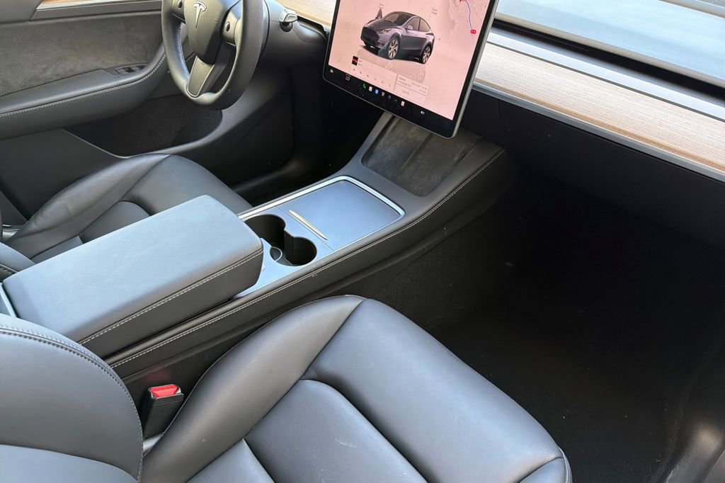Used 2024 Tesla Model Y Long Range image 15