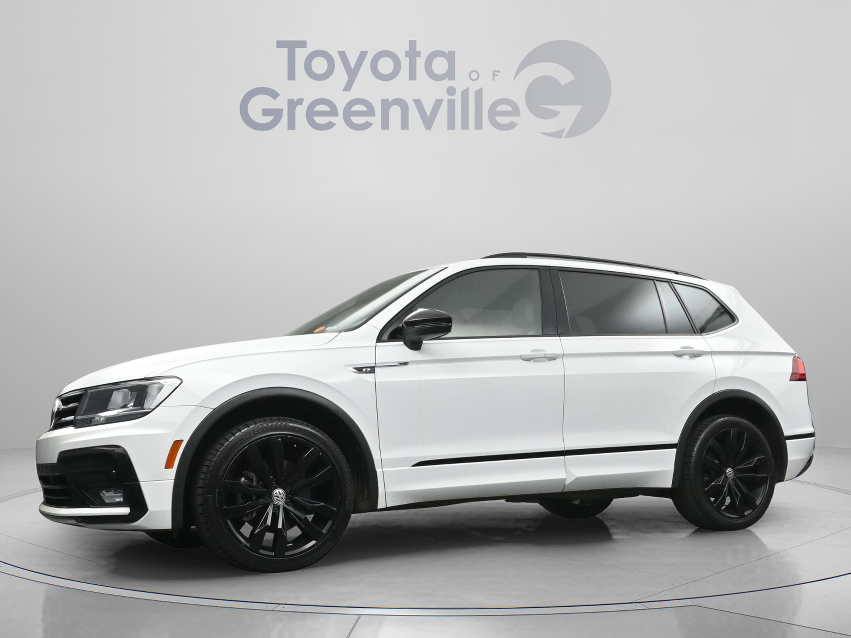 Used 2021 Volkswagen Tiguan SE R-Line FWD image 2