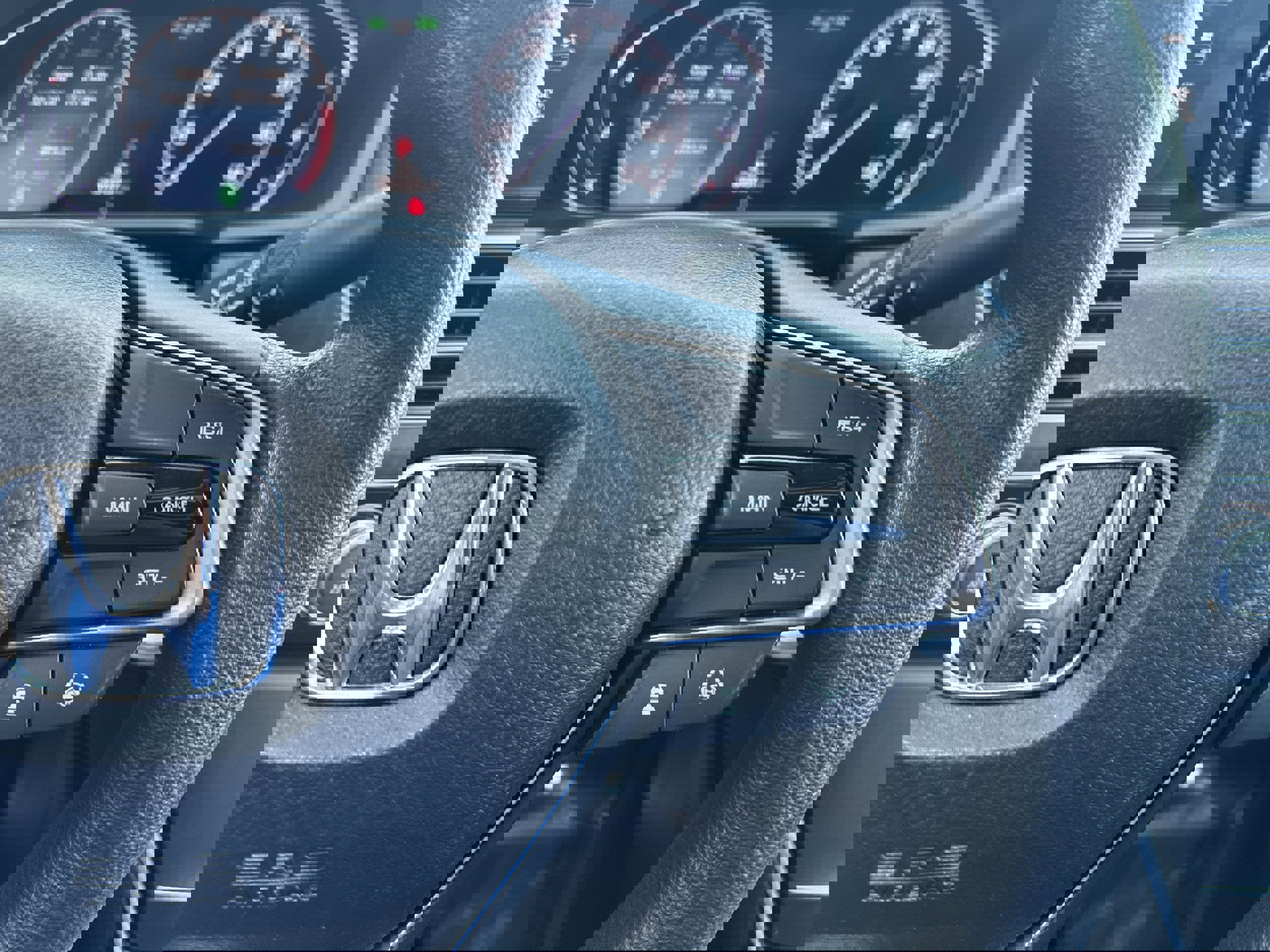 Used 2018 Honda Accord EX image 22