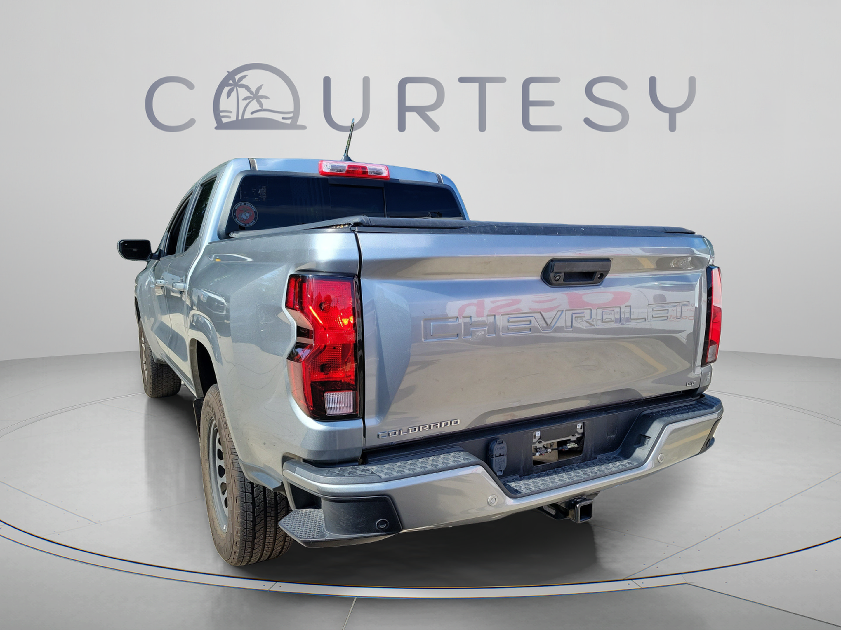Used 2023 Chevrolet Colorado LT w/ LT Convenience Package II RWD image 2
