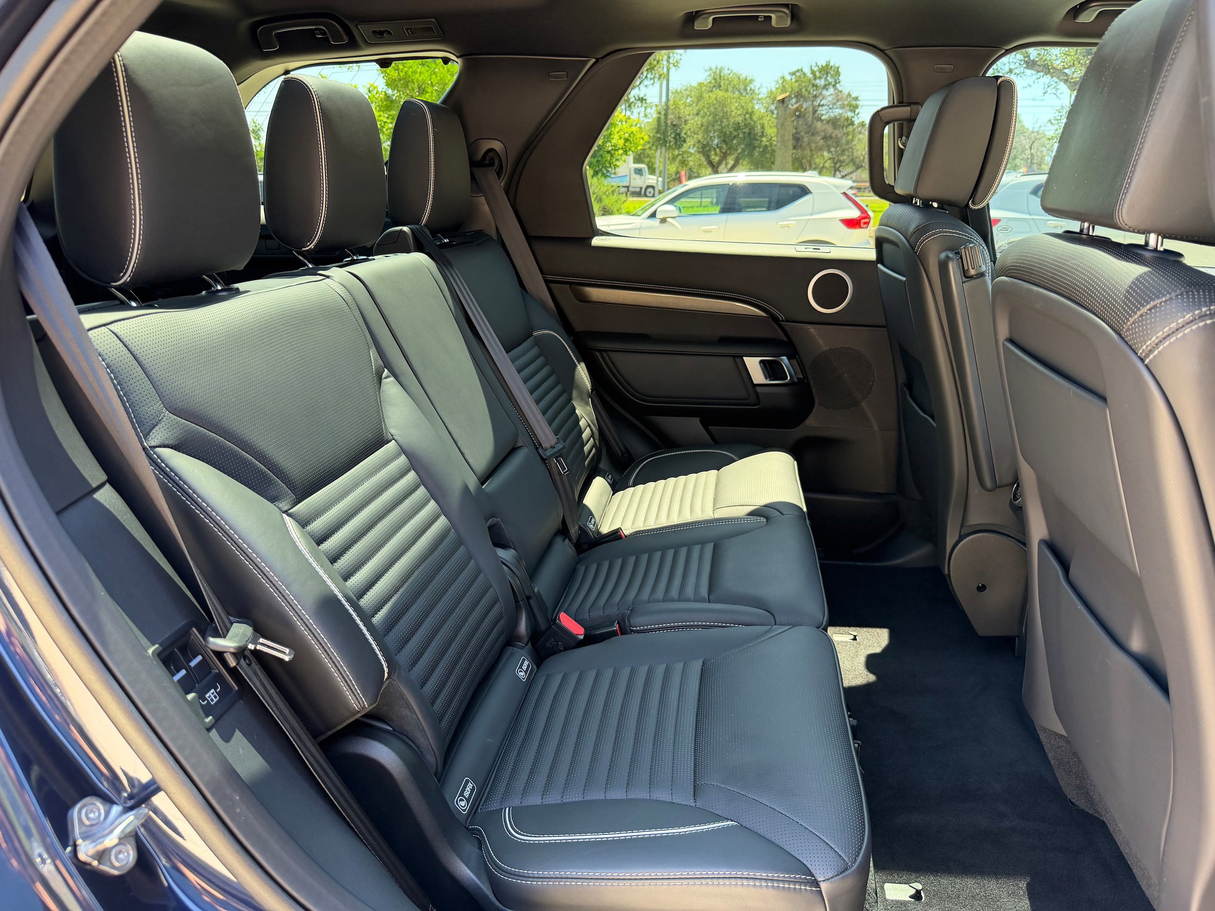 Used 2018 Land Rover Discovery HSE Luxury AWD/4WD image 12