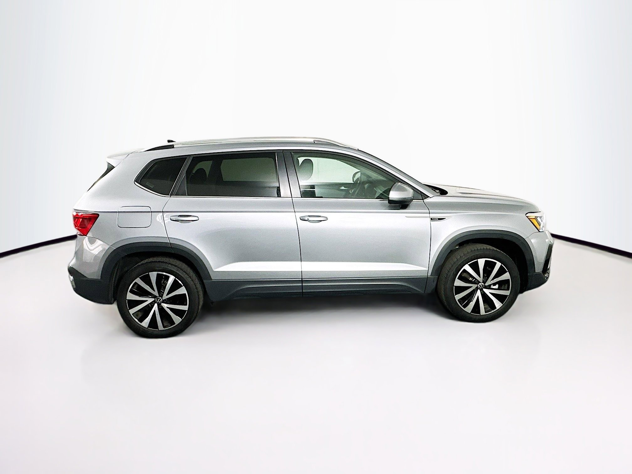 Used 2024 Volkswagen Taos SE image 10