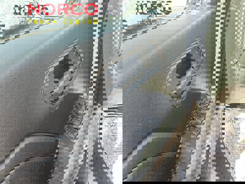 Used 2023 Chevrolet Colorado W/T image 16