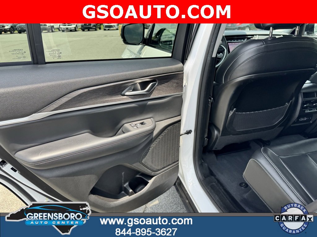 Used 2023 Jeep Grand Cherokee Limited image 19